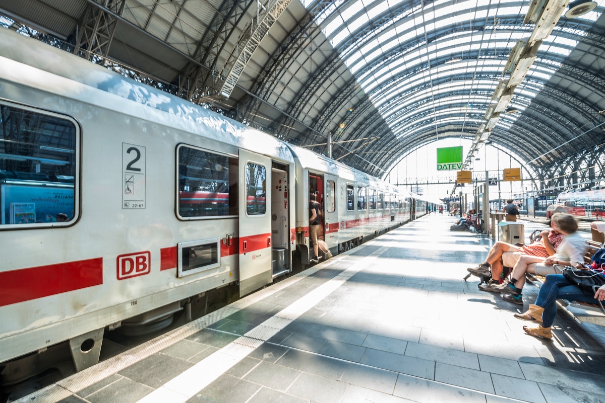 Traffic Frankfurt am Main - Bahnhof – © Studio32 - stock.adobe.com