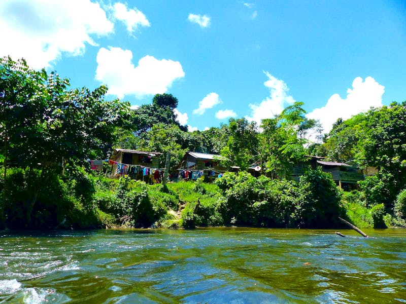 Siedlung im Gunung Mulu-Nationalpark, Borneo, Malaysia - ©Maria Michel (Eberhardt TRAVEL)