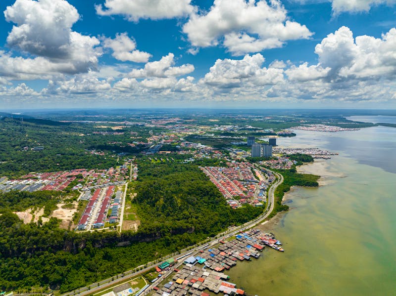Blick auf Sandakan und Umgebung in Sabah, Borneo - ©Alex Traveler - stock.adobe.com