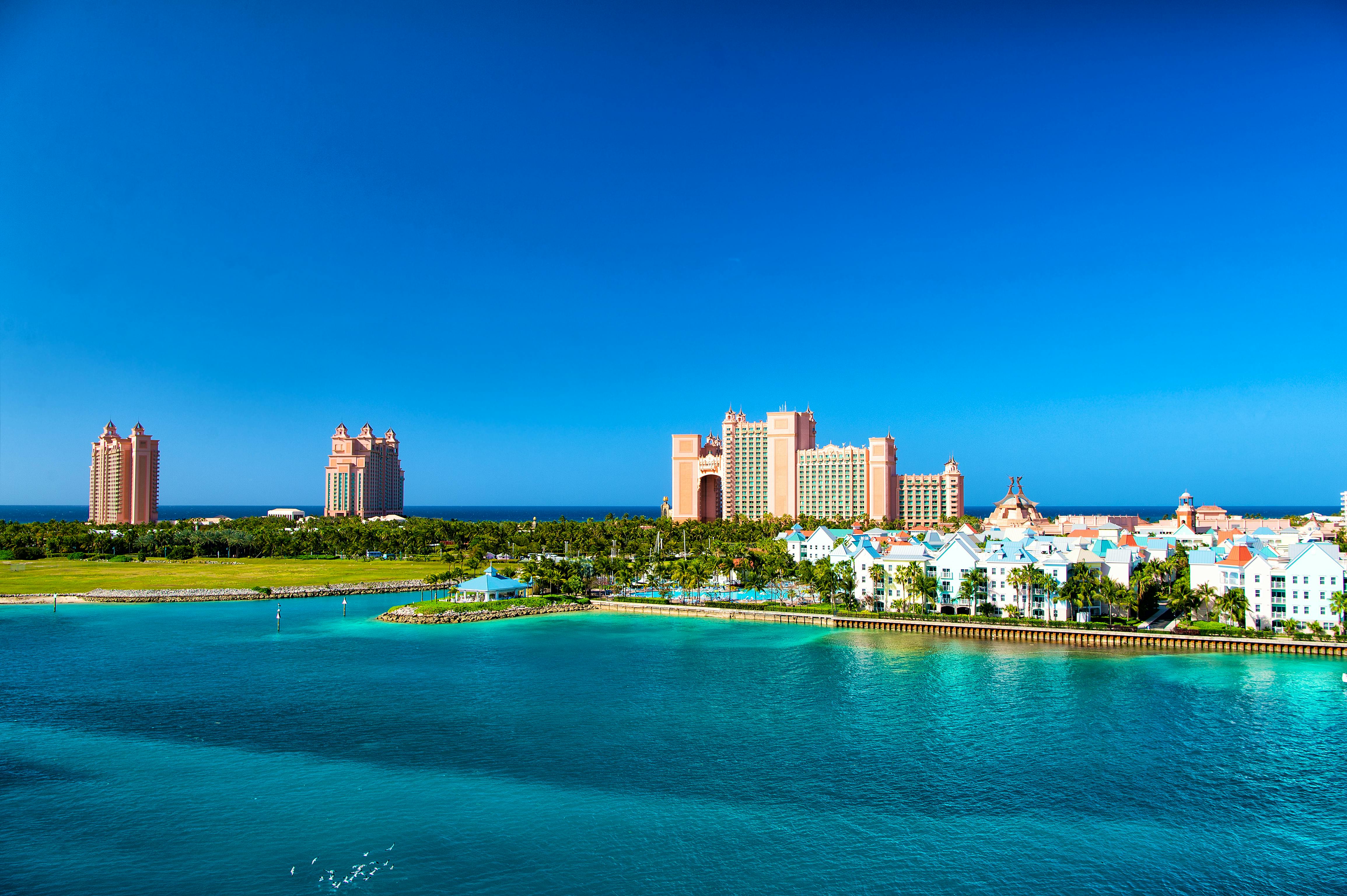 NASSAU  BAHAMAS - March 9  2016  The Atlantis Paradise Island resort  located in the Bahamas   The resort cost  800 million to bring to life the myth and legend of the lost city of Atlantis &nbsp;&ndash;&nbsp;&copy;&nbsp;Roman Stetsyk - Fotolia