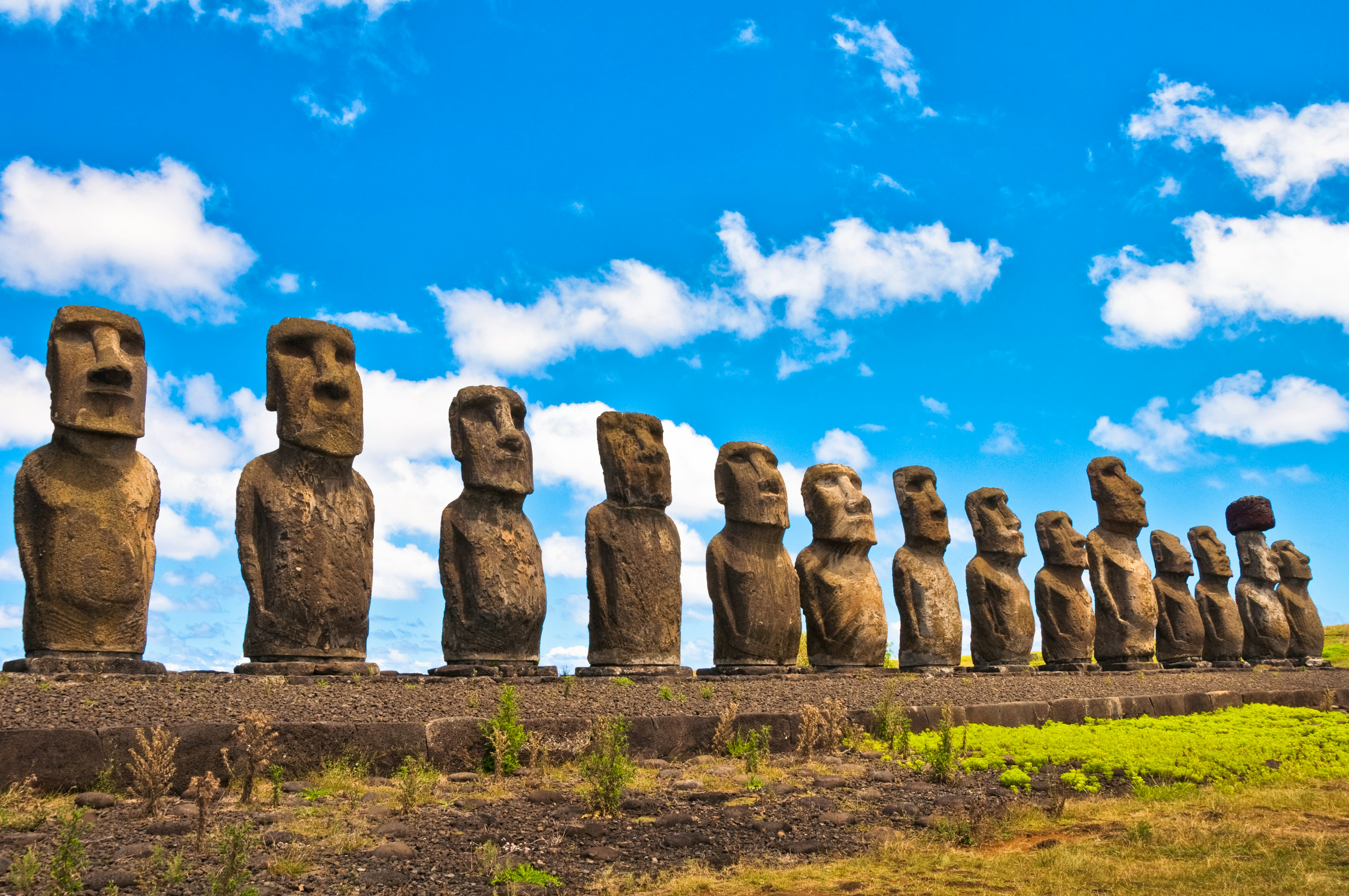 Moais in Ahu Tongariki, Easter island (Chile) – © NoraDoa - Fotolia