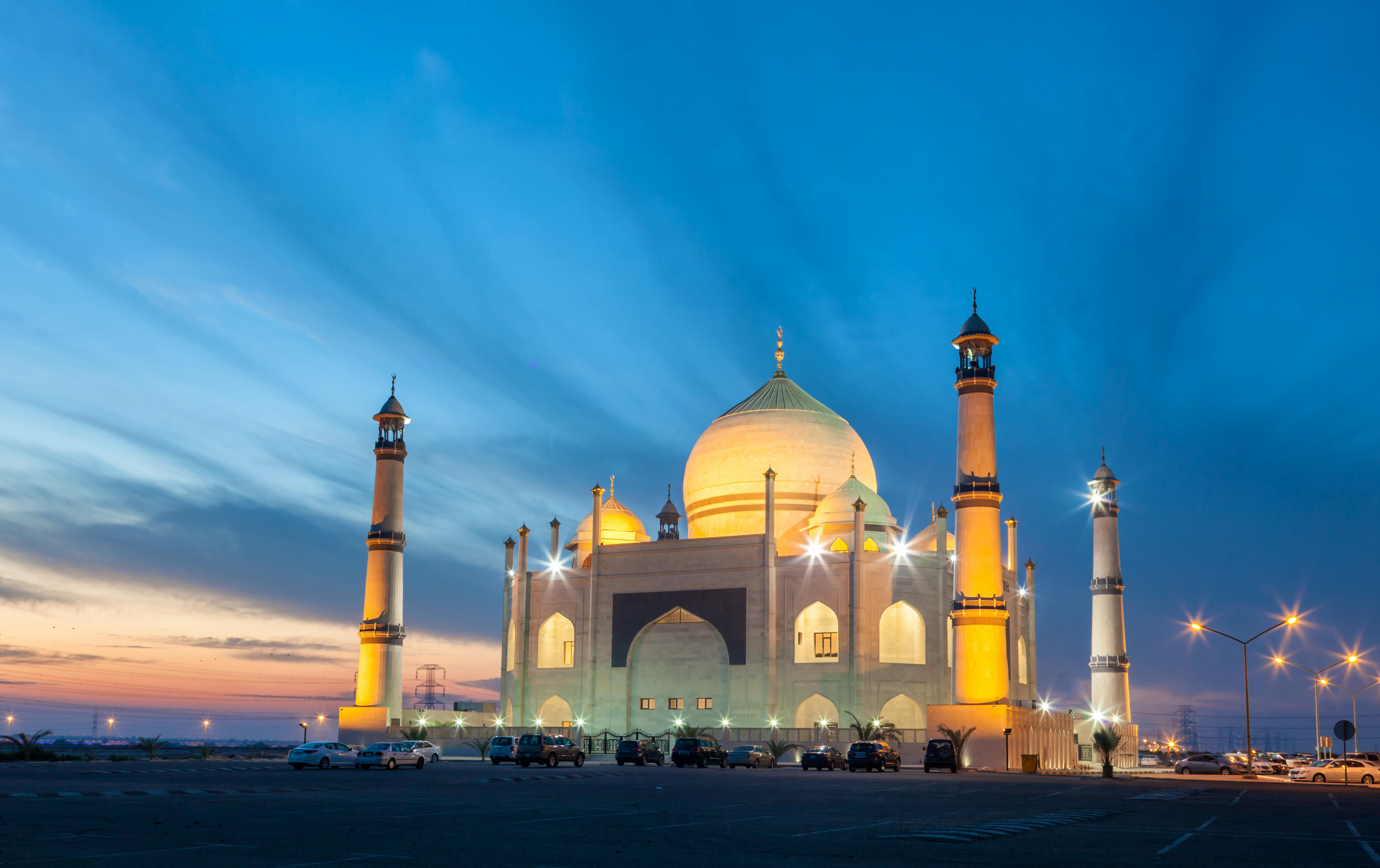 Siddiqa Fatima Zahra Mosque in Kuwait, Middle East&nbsp;&ndash;&nbsp;&copy;&nbsp;philipus - Fotolia