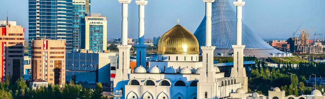 Greatest mosque in the republic of Kazakhstan and Asia  – © areporter - Fotolia