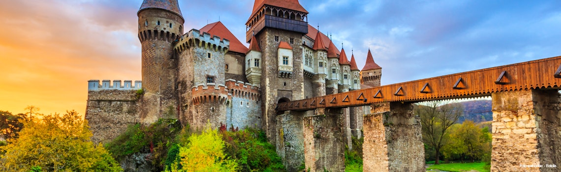 Hunyad Castle   Corvin s Castle in Hunedoara  Romania  – © sorincolac - Fotolia