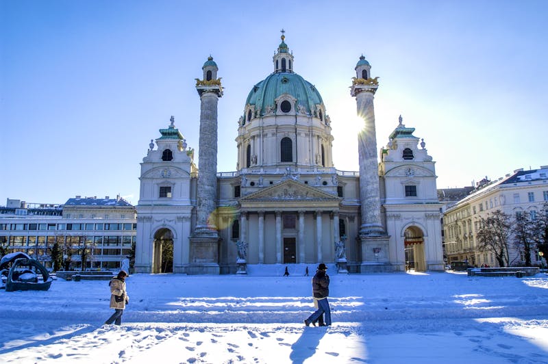 Karlskirche  Wien im Winter  Schnee  - ©visualpower - stock.adobe.com
