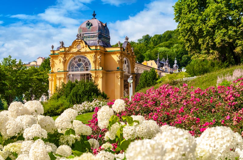 Marianske Lazne (Marienbad) im Böhmischen Bäderdreieck- Kurhaus & Kurpark - ©Victoria Schaad - stock.adobe.com