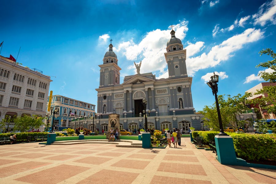 Santiago de Cuba - Basílica Metropolitana Iglesia am Parque Cespedes  – © Haico - stock.adobe.com
