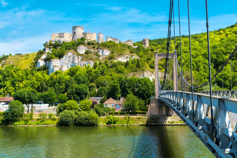 Seine-Brücke und Ruinen der Burg Château Gaillard über Les Andelys - ©Eberhard Spaeth - stock.adobe.com