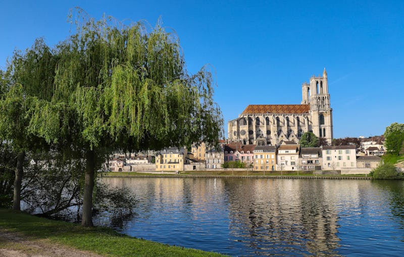 Mantes-la-Jolie an der Seine - ©kovalenkovpetr - stock.adobe.com