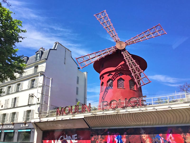 Moulin Rouge in Montmartre - Paris - ©Roswitha Zytowski - Eberhardt TRAVEL