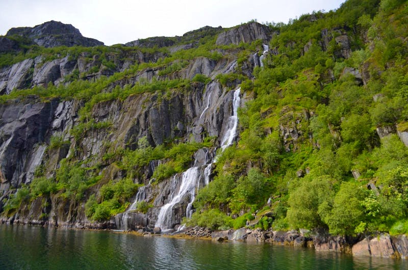 Wasserfall im Trollfjord - ©Konrad Füssel - Eberhardt TRAVEL