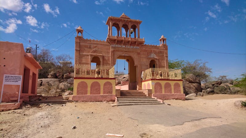 Tempelzugang in Khejarla - ©Stefan Jahnke (Eberhardt TRAVEL)