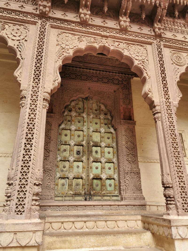Jodhpur - wundervolle Handarbeit an Türen und Portalen - ©Simone Willner (Eberhardt TRAVEL)