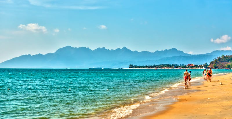 Insel Langkawi in Malaysia - traumhafter Sandstrand - &copy;mehdi33300 - stock.adobe.com