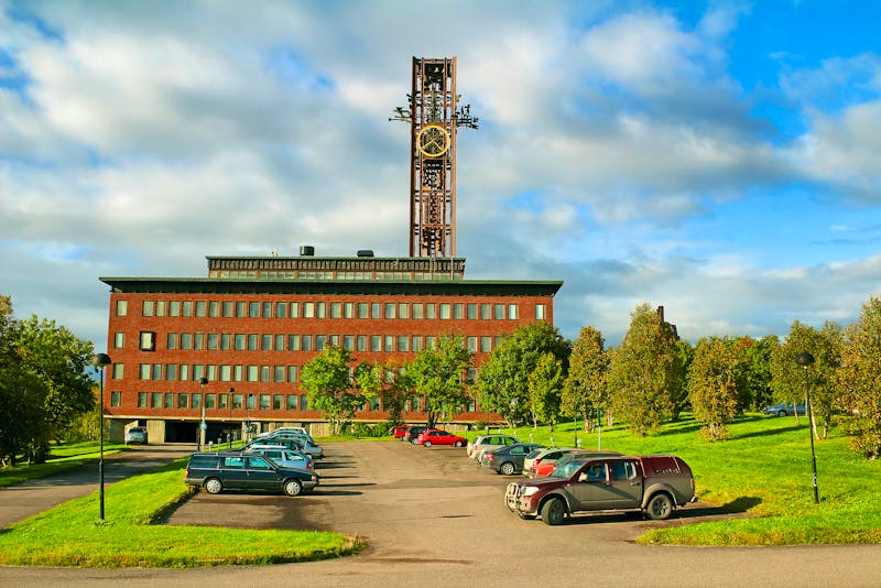 Altes Rathaus mit Uhrturm in Kiruna - schwedisch Lappland - ©Pecold - stock.adobe.com