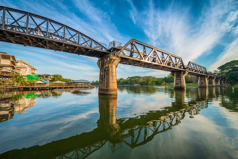 Kanchanaburi - die berühmte Eisenbahnbrücke über den Kwai - ©wuttichok - stock.adobe.com