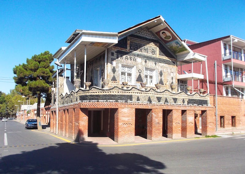 Flaschenhaus in Ganja - ©Dr. Michael Krause - Eberhardt TRAVEL