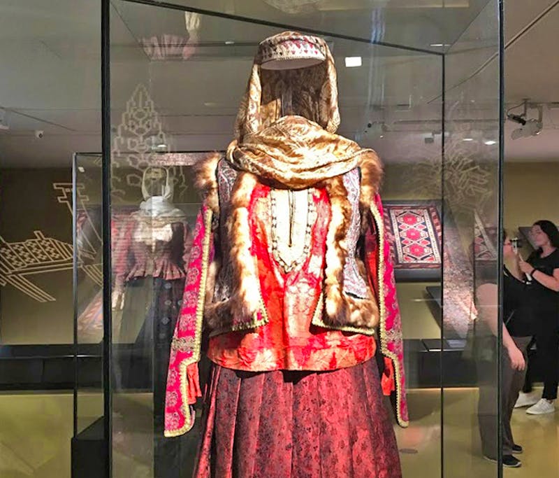 Rundgang im Teppichmuseum in Baku - ©Dr. Michael Krause - Eberhardt TRAVEL
