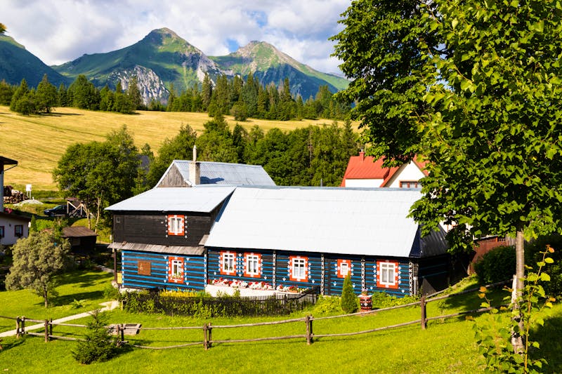 Holzhaus im Dorf Zdiar im Norden der Slowakei am Tatra-Gebirge - ©Richard Semik - stock.adobe.com