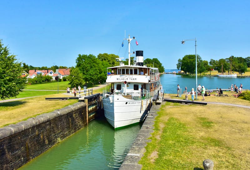 historischer Dampfer Wilhelm Tham auf dem Göta-Kanal in den Schleusen von Berg  - ©Martin Büchner - Eberhardt TRAVEL