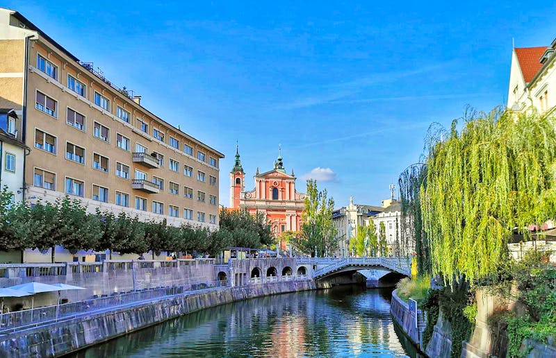Blick auf die Maria-Verkündigungskirche in Ljubljana - ©Simone Willner - Eberhardt TRAVEL