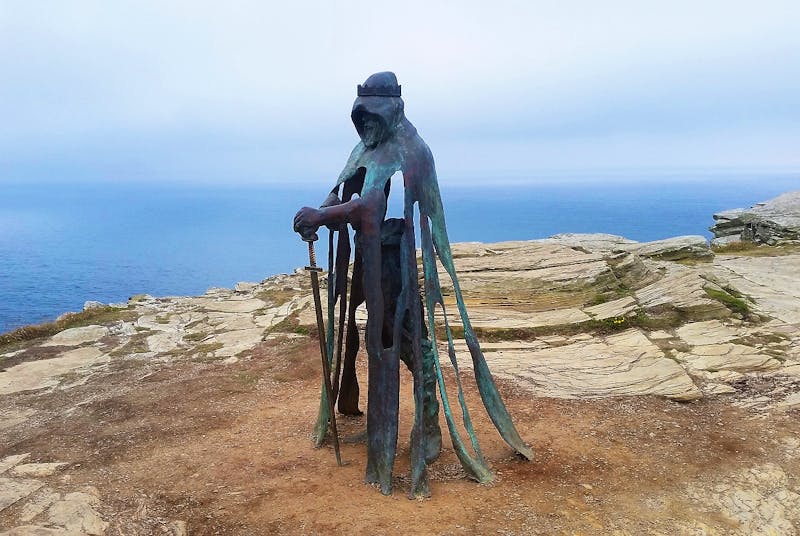 König Artus auf Tintagel Castle - ©Martin Büchner - Eberhardt TRAVEL