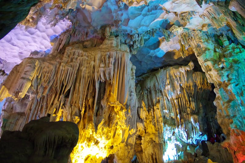 Halong-Bucht - Thien Cung Cave - ©旅祐 - stock.adobe.com