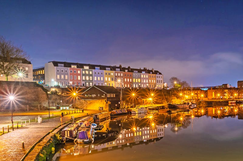 Abendstimmung in Bristol  - ©Mr Stuart Baxter/Wirestock - stock.adobe.com