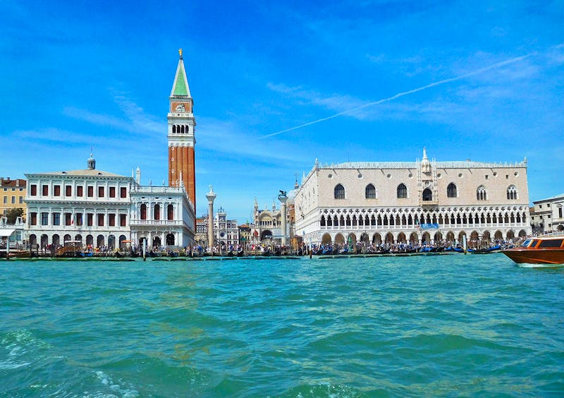 Markusplatz in Venedig vom Wasser aus gesehen - ©Andreas Höhn - Eberhardt TRAVEL