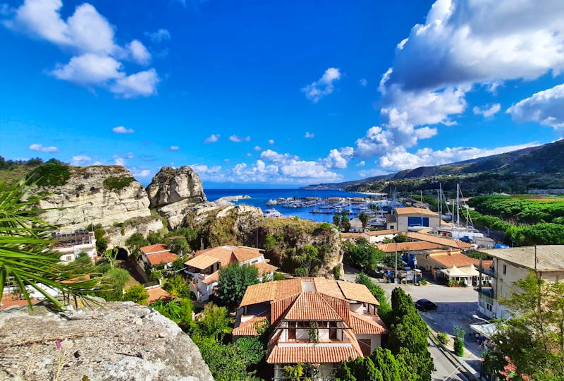 Blick auf den Hafen von Tropea - ©Franziska Bergmann - Eberhardt TRAVEL
