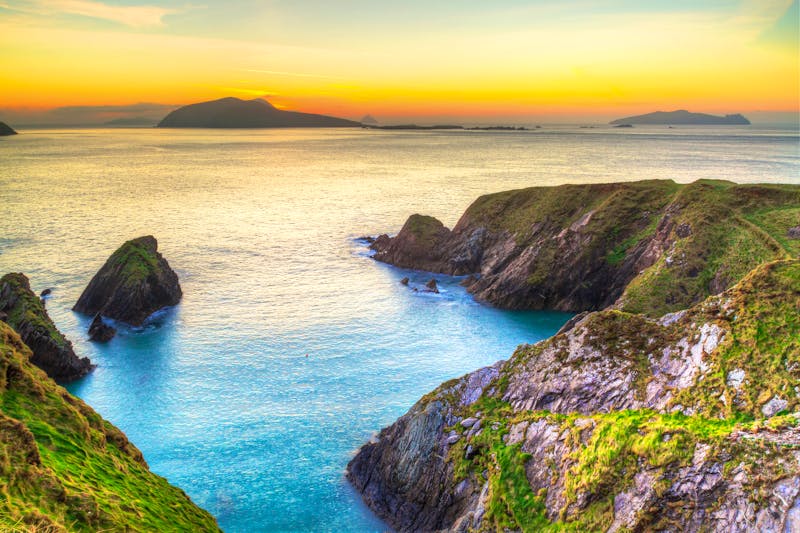 Dingle-Halbinsel in Kerry - Sonnenuntergang an der Dunquin-Bucht - ©Patryk Kosmider - stock.adobe.com