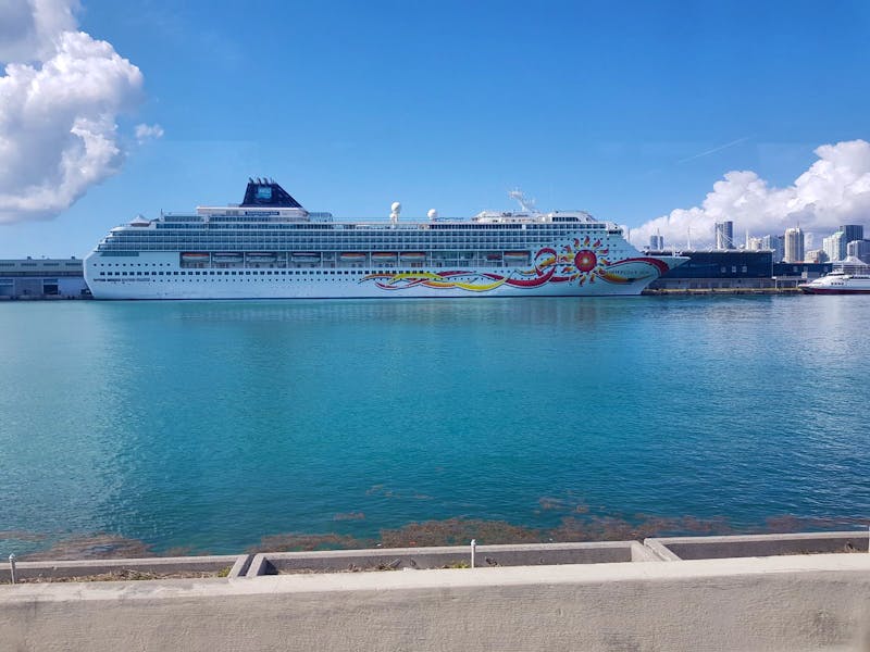 NCL Kreuzfahrtschiff im Hafen von Miami - ©Isabel Zwanzig - Eberhardt TRAVEL