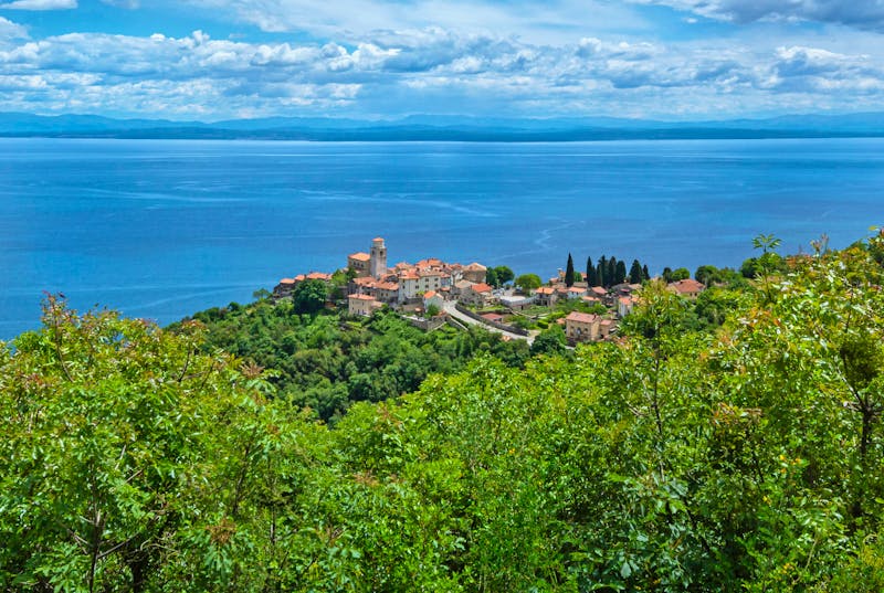 Bergdorf Moscenice über der Kvarner Bucht - ©Olivier Kumičić - stock.adobe.