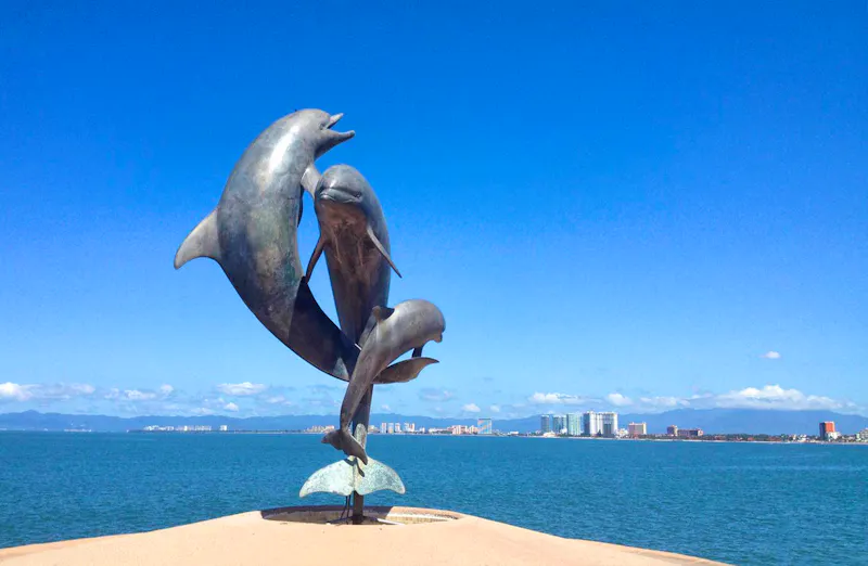 Delfin-Skulptur in Puerto Vallarta - &copy;Francisco Javier Burgos Gutierrez - Eberhardt TRAVEL