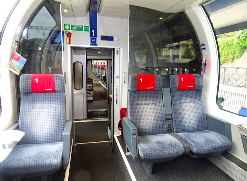 1. Klasse im Gotthard-Panorama-Express - ©Hartwig Köllner - Eberhardt TRAVEL