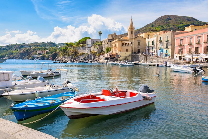 Marina Corta in der Altstadt von Lipari auf den Liparischen Inseln bei Sizilien - ©mkos83 - stock.adobe.com