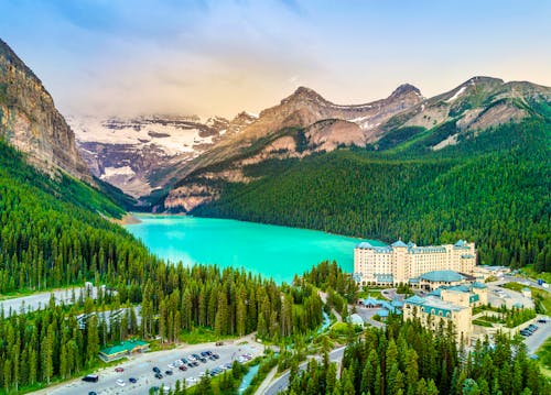 Louise Lake im Banff-Nationalpark &ndash; &copy; www.sopotnicki.com, JES Studio - stock.adobe.com
