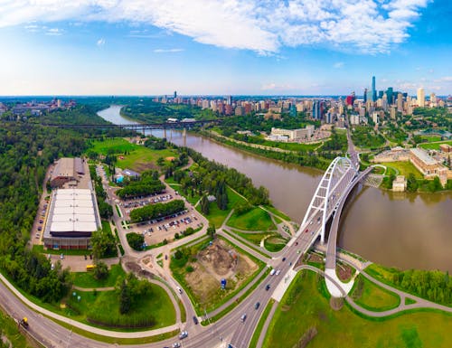 Edmonton am North Saskatchewan River – © Bailey Parsons - stock.adobe.com