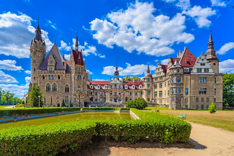 Schloss Moszna in der Woiwodschaft Oppeln - ©grzegorzkopec - stock.adobe.com