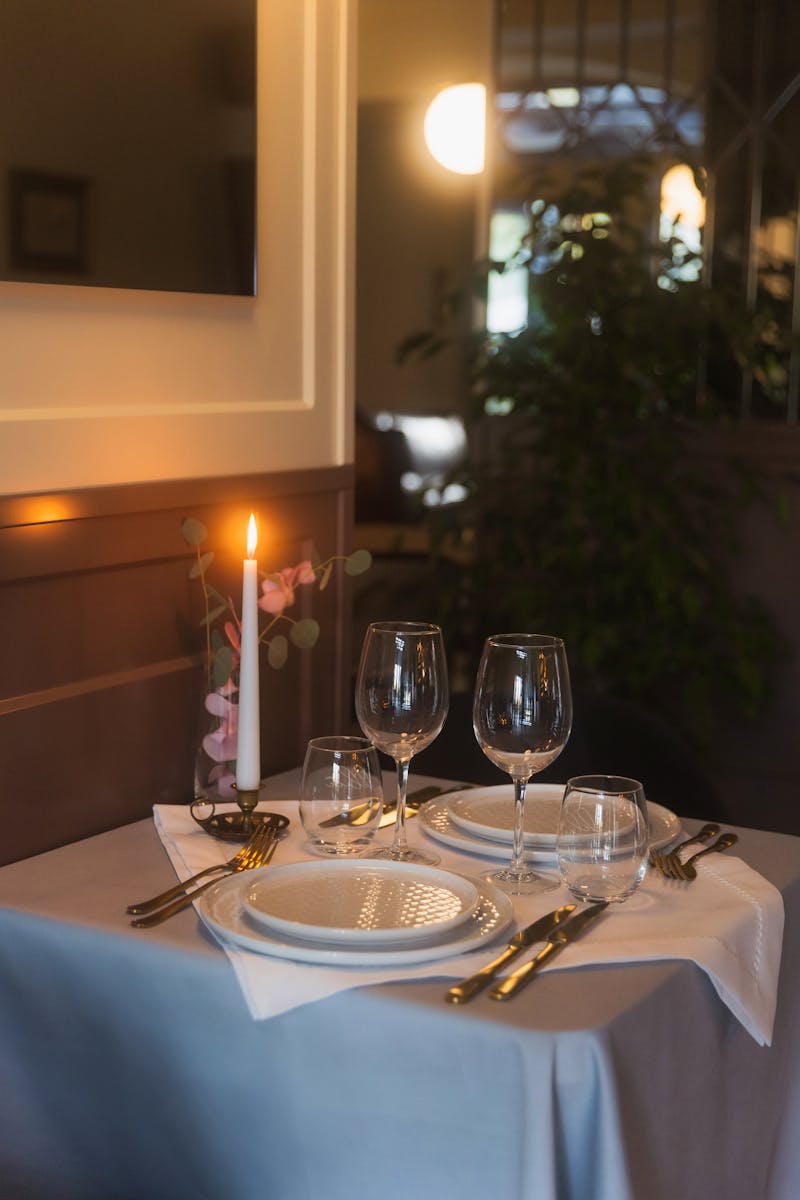 romantischer Tisch in der Villa Herkules – ©Villa Herkules