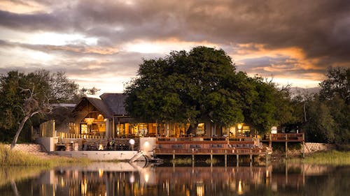 Simbavati Waterside Lodge in Südafrika &ndash; &copy; Simbavati Waterside Lodge 