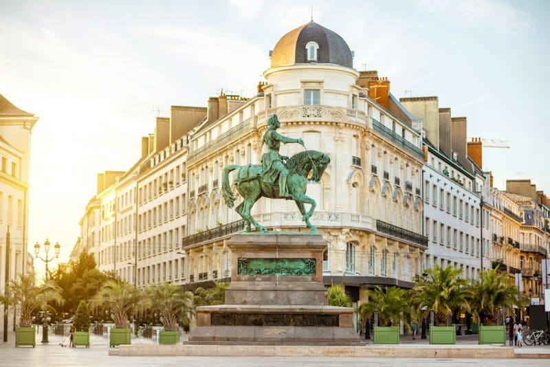 Orleans - Place du Martroi mit dem Denkmal für die französische Nationalheldin Jean d’Arc - ©rh2010 - stock.adobe.com