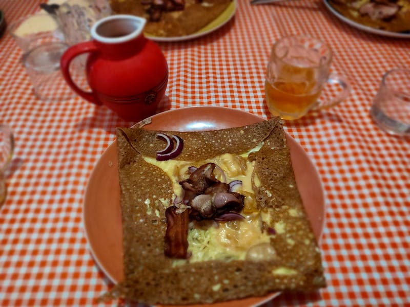 Bretonische Galettes in einer Creperie - ©Ekkehard Villing (Eberhardt TRAVEL)
