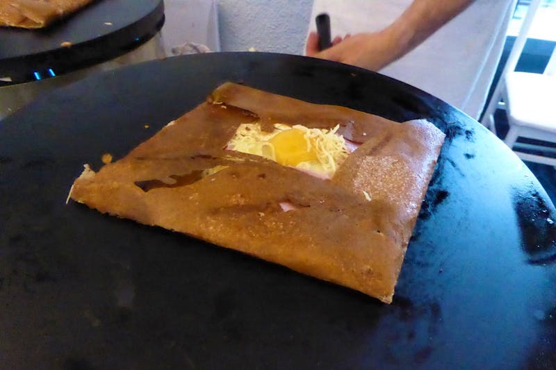 Bretonische Galettes in einer Creperie - ©Gabriele Sauer (Eberhardt TRAVEL)