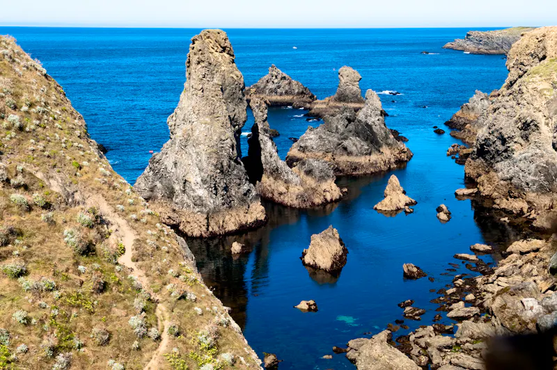 Insel Belle-Ile-en-Mer bei Quiberon - Aiguilles de Port-Coton - &copy;LAURENT VICENZOTTI - stock.adobe.com