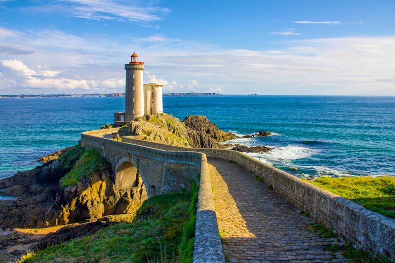 Brest in der Bretagne - Leuchtturm nahe der Festung - ©Lukas Uher - stock.adobe.com