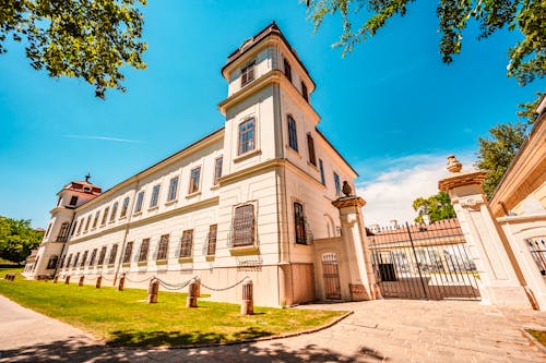 Schloss Esterhazy in Tata  &ndash; &copy; alexanderuhrin - stock.adobe.com