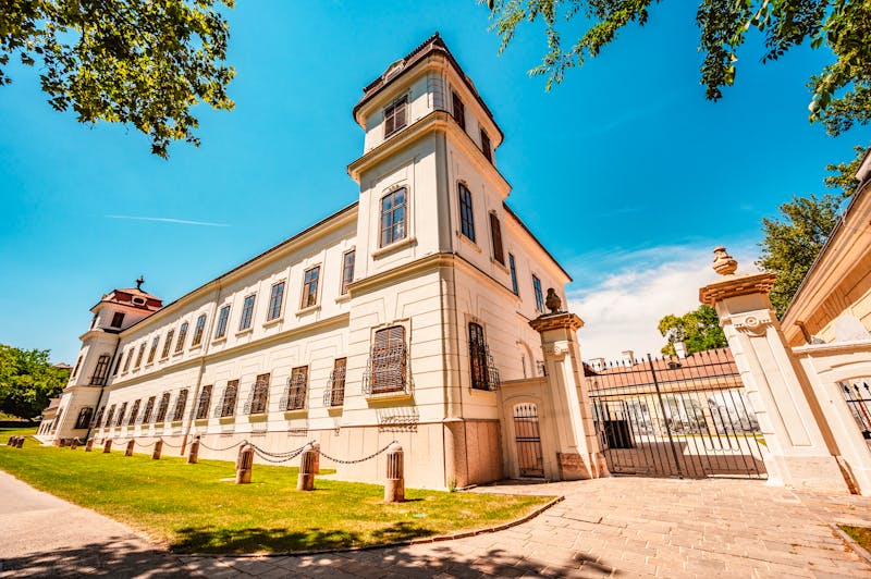 Schloss Esterhazy in Tata  - ©alexanderuhrin - stock.adobe.com
