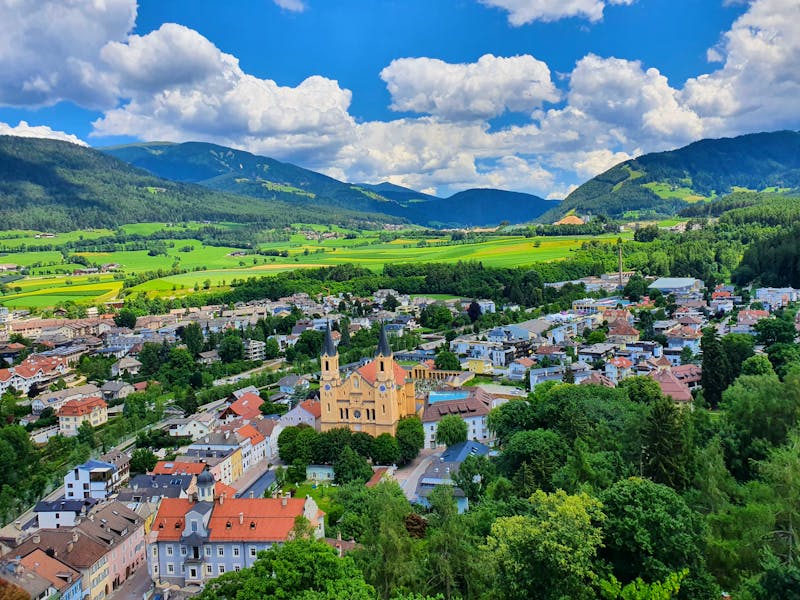 Blick vom Schloss auf Bruneck - ©Ria Heilmann - Eberhardt TRAVEL