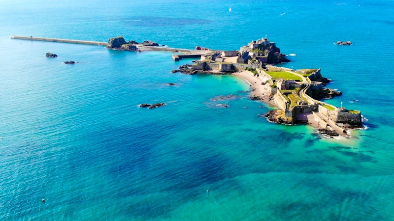 Elizabeth Castle vor der Küste von St. Helier - Jersey - ©Yanna2/Wirestock Creators - stock.adobe.com
